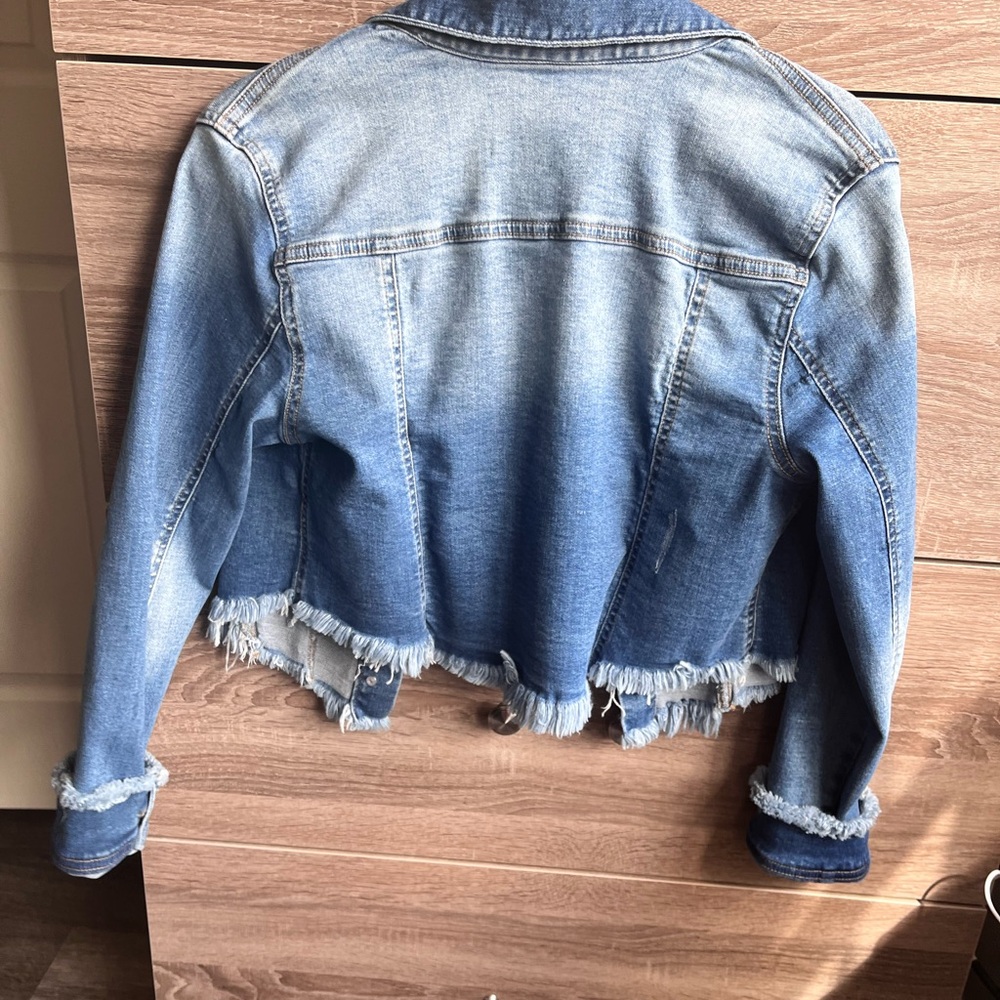 C’est Cropped Denim Jacket - Picture 2 of 7